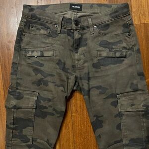 Hudson Colby Moto Skinny Distressed Cargo in green camo size 28 ex condition